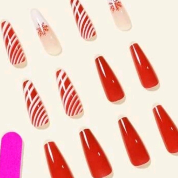 24 pc Xmas Nails - Picture 2 of 4